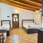 Garden Veli Appartement *