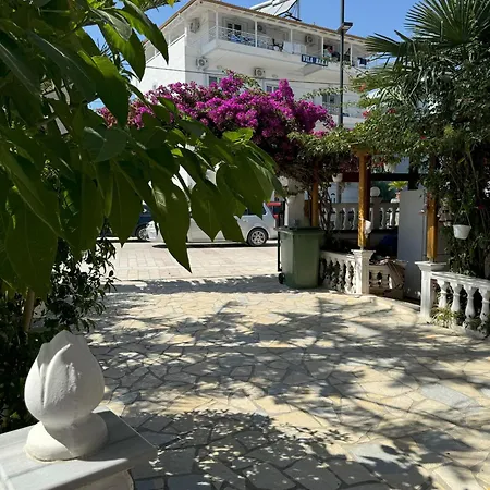 Garden Veli *