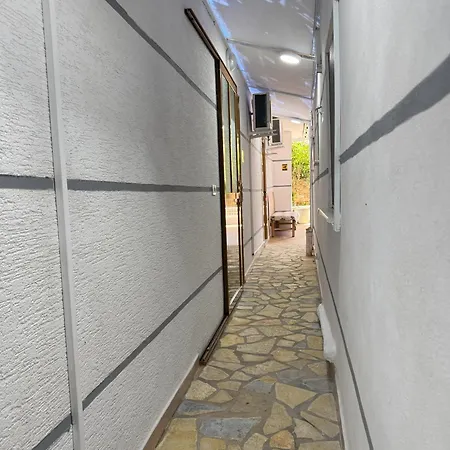 Garden Veli Apartment Ksamil