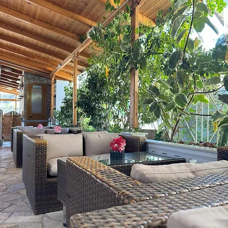 Garden Veli 公寓 *