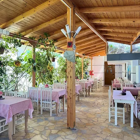 Garden Veli Apartment Ksamil