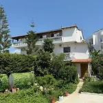 Garden Veli