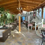 Garden Veli Ksamil
