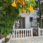 Garden Veli