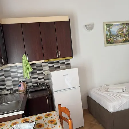 Apartment Garden Veli