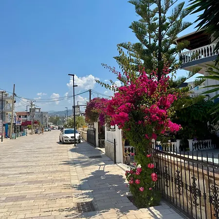 Garden Veli דירה *